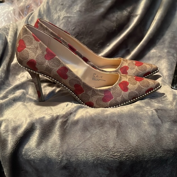 Coach shoes with red hearts 9 1/2 3 inches - Picture 2 of 6